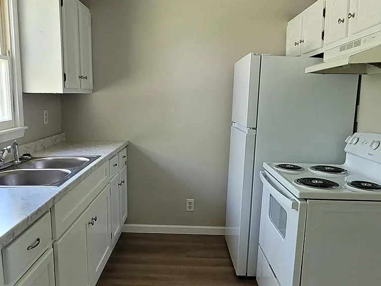 168 Highlander Dr #B — Photo 11