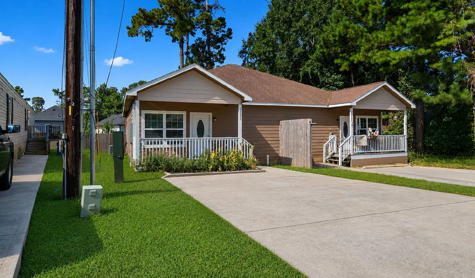 3 bed, 2.0 bath, 1225 sqft, $1,400 — Photo 2
