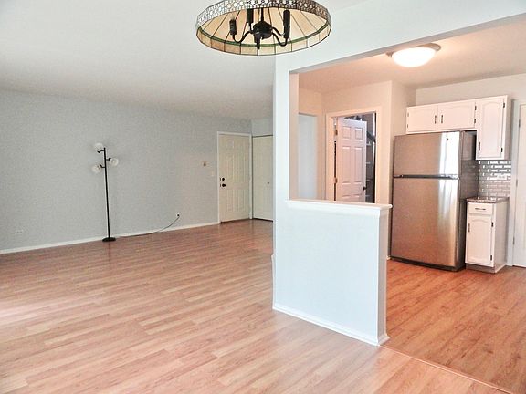 5th image of 1406 Shore Ct APT C-1