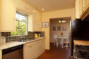 4th image of 516 Marin Ave
