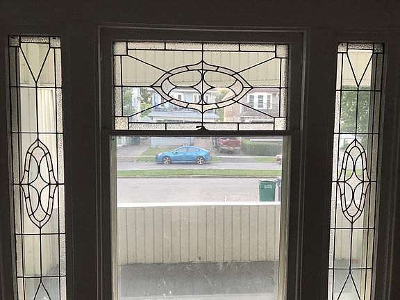 lower unit front window