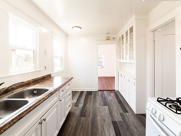 5th image of 2325 W 36th St