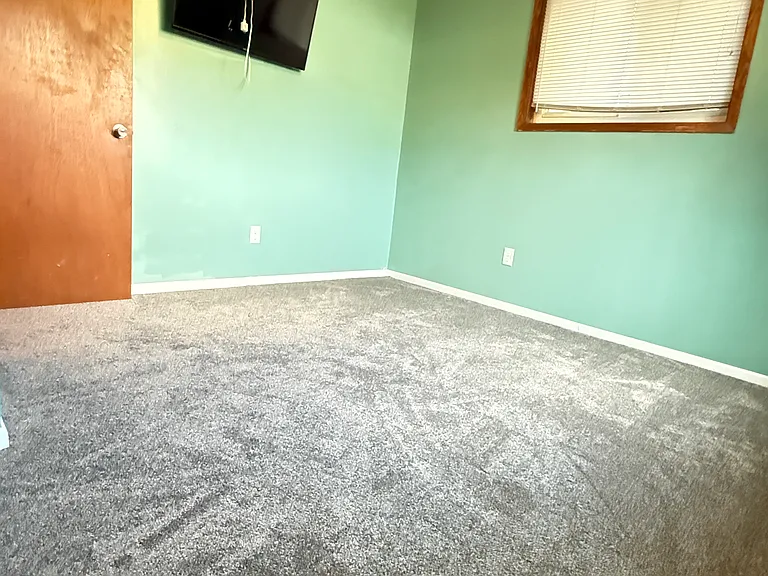 403 8 1/2 Ave NW #2 — Photo 16