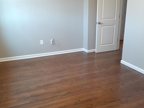 4th image of 99 Acorn St #3BD