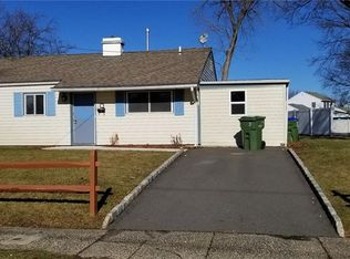 3 Vernon Rd, Edison, NJ 08817