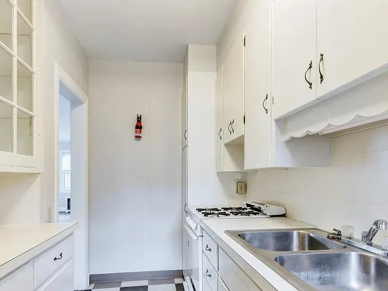 Greentree Apartments — Photo 34