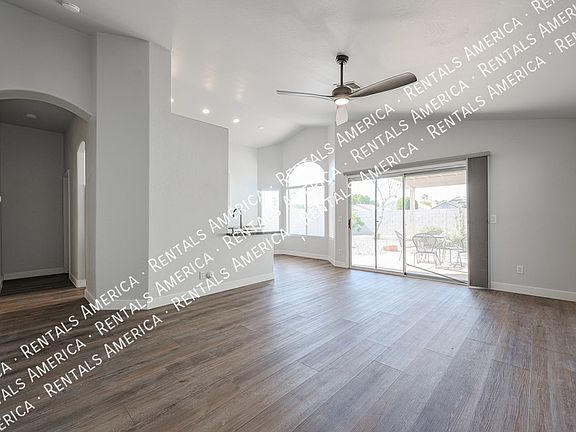 4th image of 1044 W Todd Dr