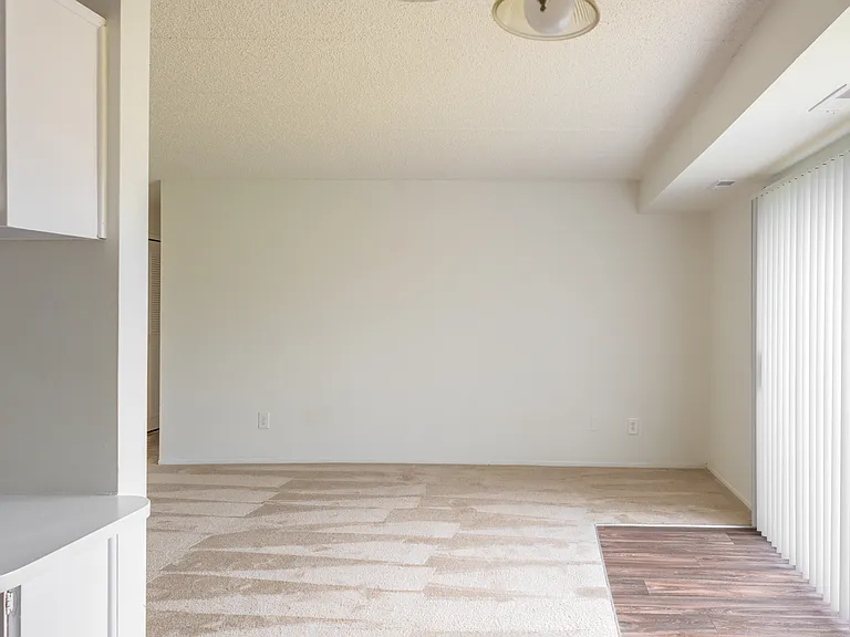 Riverside Village Apartments — Photo 36