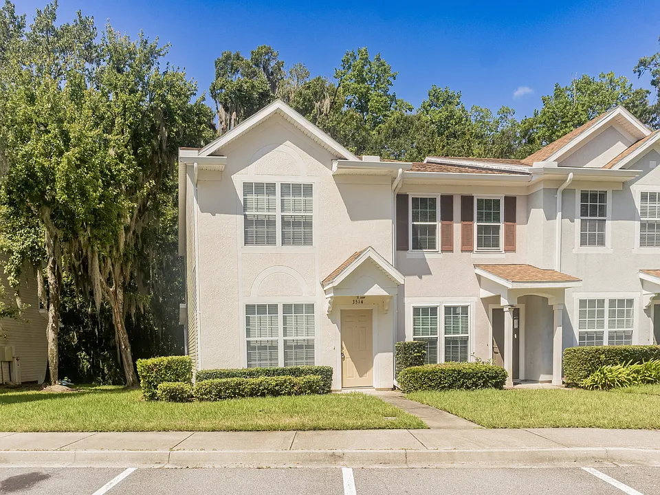 3514 Twisted Tree Ln