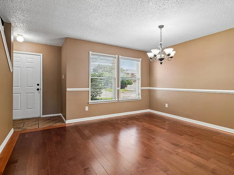 2232 Chestnut Dr — Photo 6