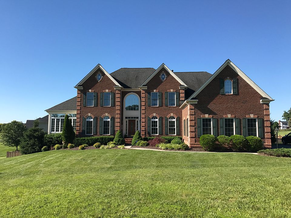 2+ Acres of Luxury Living