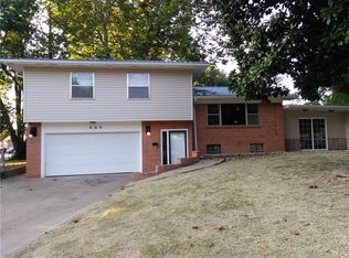 400 Sanders Ave, Springdale, AR 72764