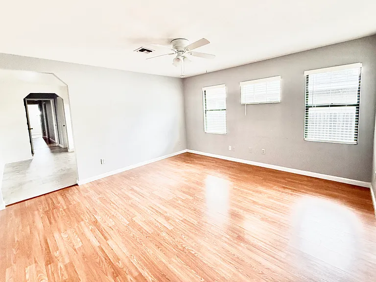 115 B St #115 — Photo 3