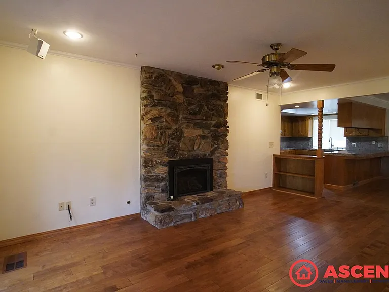 7932 Stine Rd — Photo 6