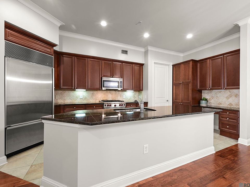 1st image of 998 Stanford Ave APT 311