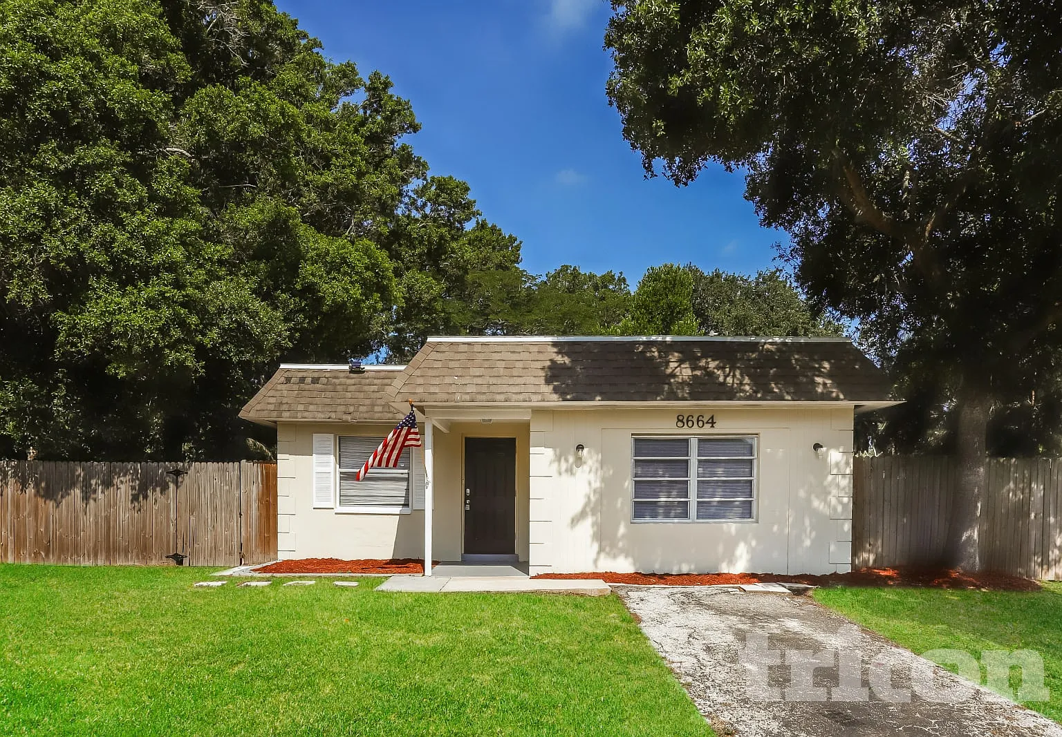 8664 Mockingbird Lane Seminole FL — Photo 1