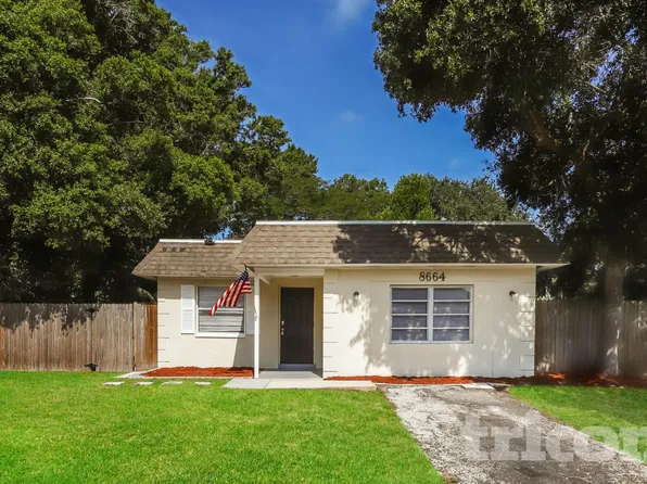 8664 Mockingbird Ln, Seminole, FL 33777