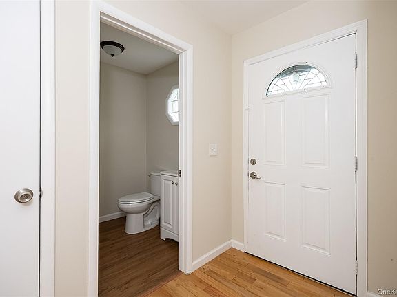 3rd image of 502 Harbor View Ct