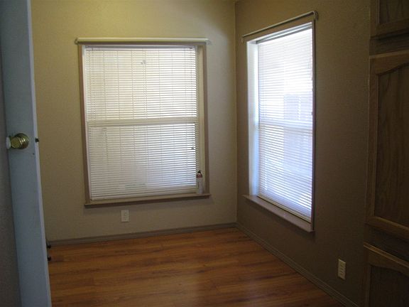 5th image of 82 Gansner Creek Ct