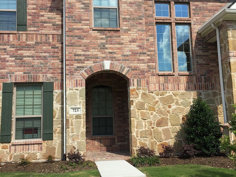 1st image of 723 Emily Ln
