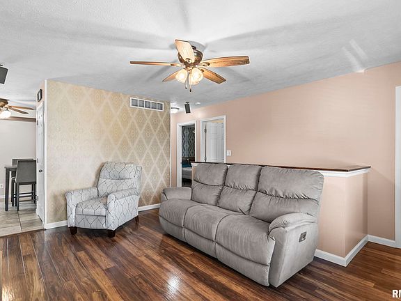 4th image of 3916 Marie Dr