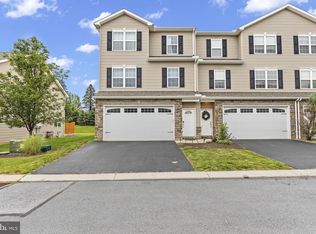828 Spring Rock Ct, Mechanicsburg, PA 17055