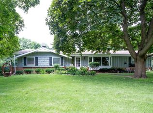 1617 S Birchwood Ln, New Berlin, WI 53146