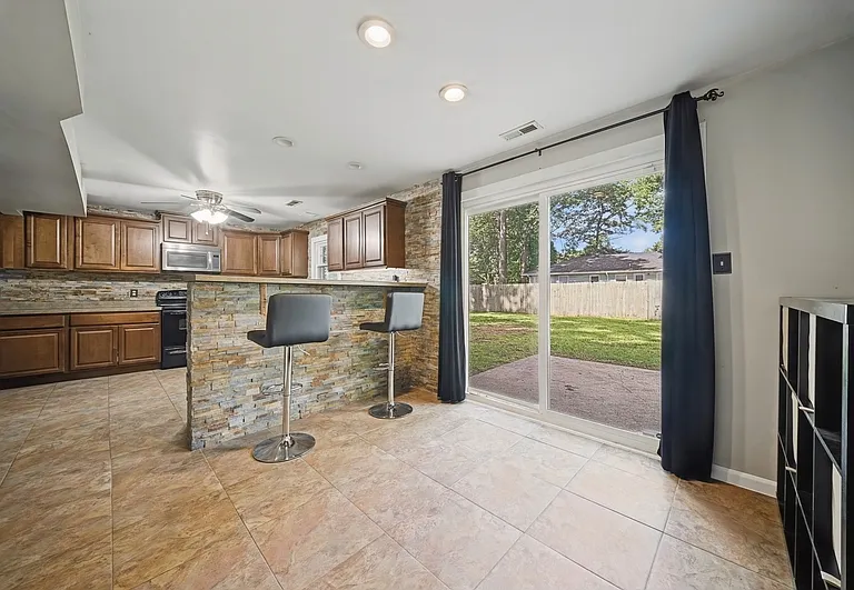 625 S Military Hwy — Photo 10