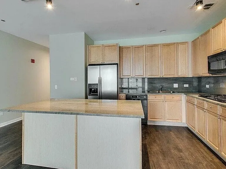 333 N Canal St #1902 — Photo 6