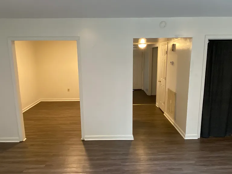 703 Montgomery St — Photo 4