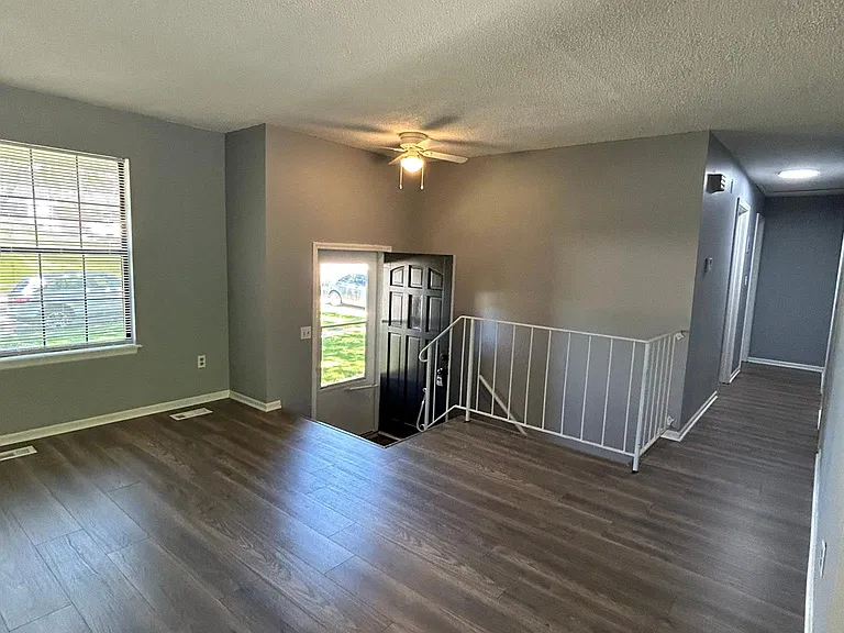 4005 S Masterbrook Dr — Photo 2