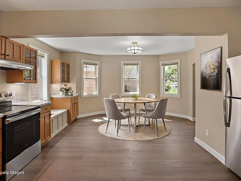 882 Raymond Ave — Photo 17