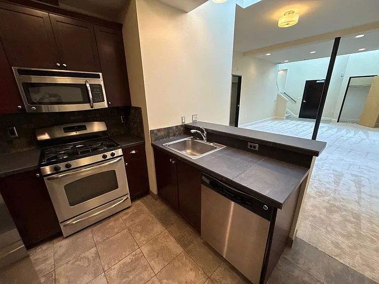 160 Liberty St NE #305 — Photo 11