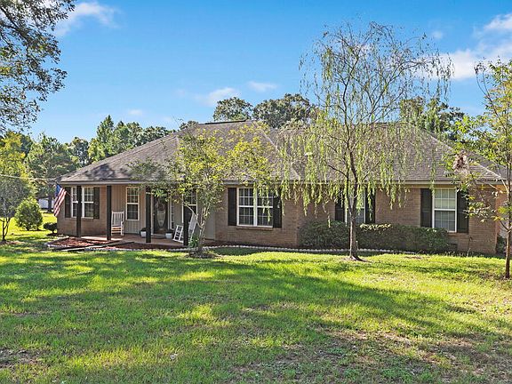 3rd image of 41 Park Cir