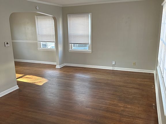 5th image of 418 Monroe Ave