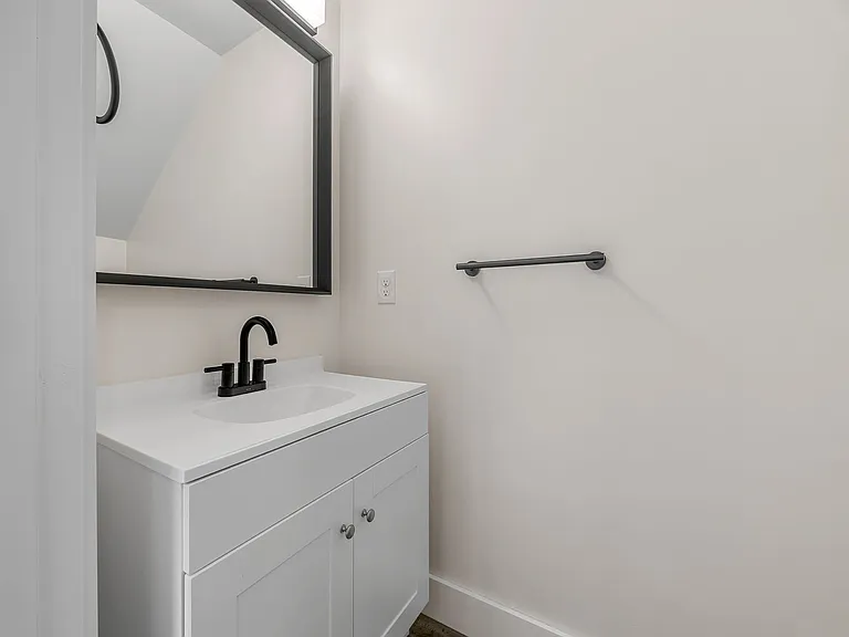 32 Beverly Hills Dr — Photo 27