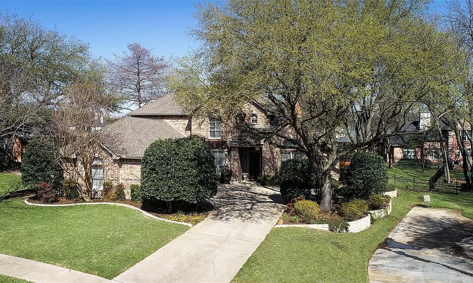 1st image of 2304 Fairway Cir