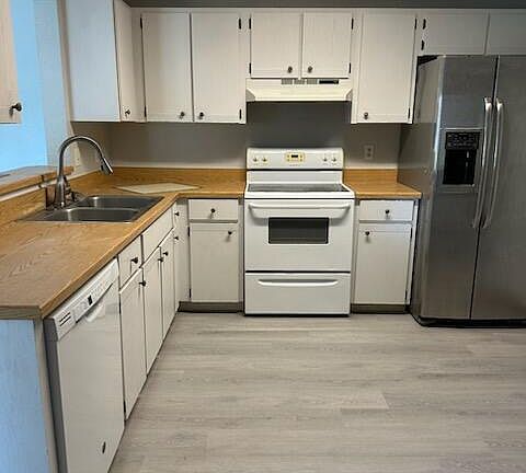3rd image of 5812 Westport Dr