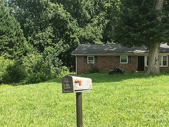 2nd image of 522 Lee Dr