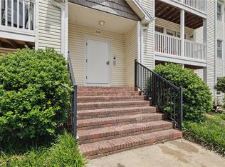 2328 W Vandalia Rd UNIT K, Greensboro, NC 27407