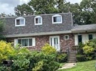 51 Rushmore Dr, Pittsburgh, PA 15235