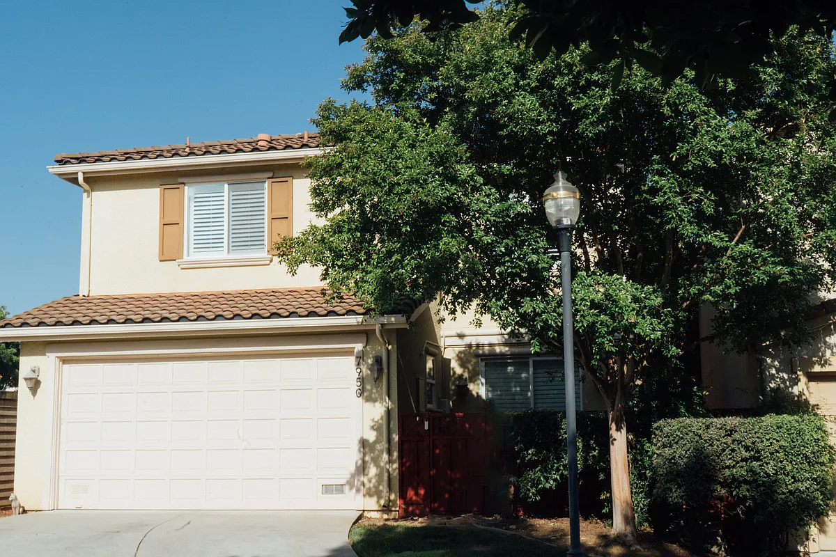 Building Photo - 7950 English Oak Cir