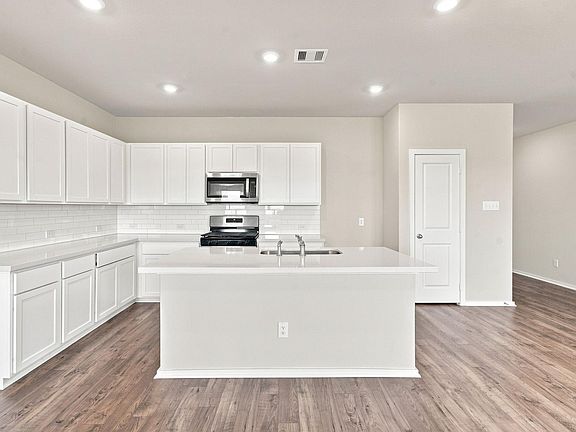 3rd image of 6723 Pebble Bluff Ct