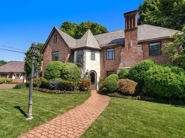 24 Manor House Rd, Newton, MA 02459