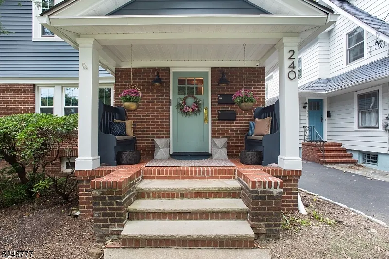 3 bed, 1.0 bath, $4,600 — Photo 3