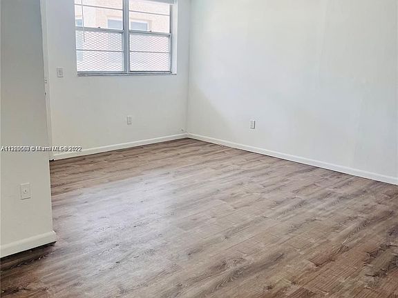 4th image of 301 Jefferson Ave APT 2D
