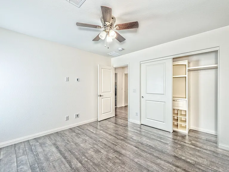 4536 Eagle Nest Peak St — Photo 12