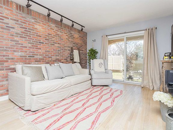 3rd image of 1201 Estates Ln #1