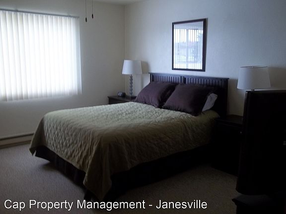 5th image of 3216 Midvale Dr APT 3