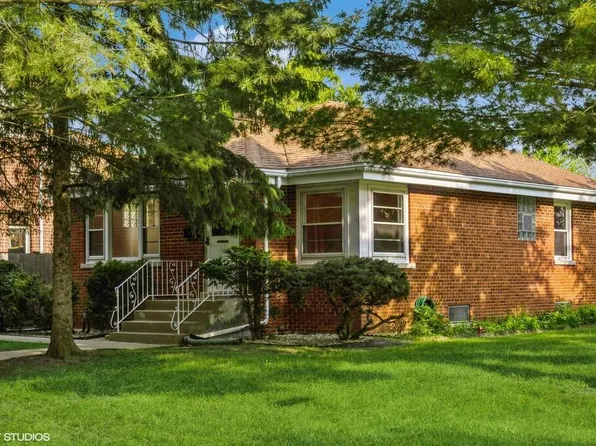 8050 N Prospect St, Niles, IL 60714